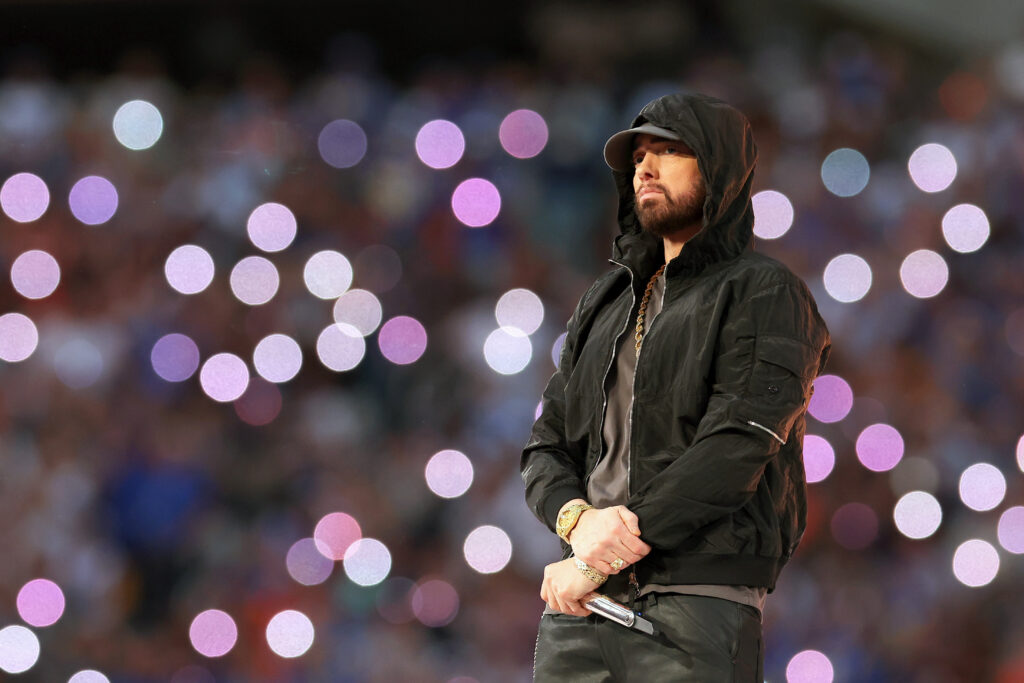 Eminem steht auf der Bühne