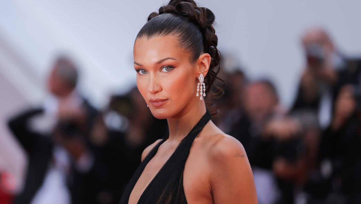 Bella Hadid posiert vor der Kamera