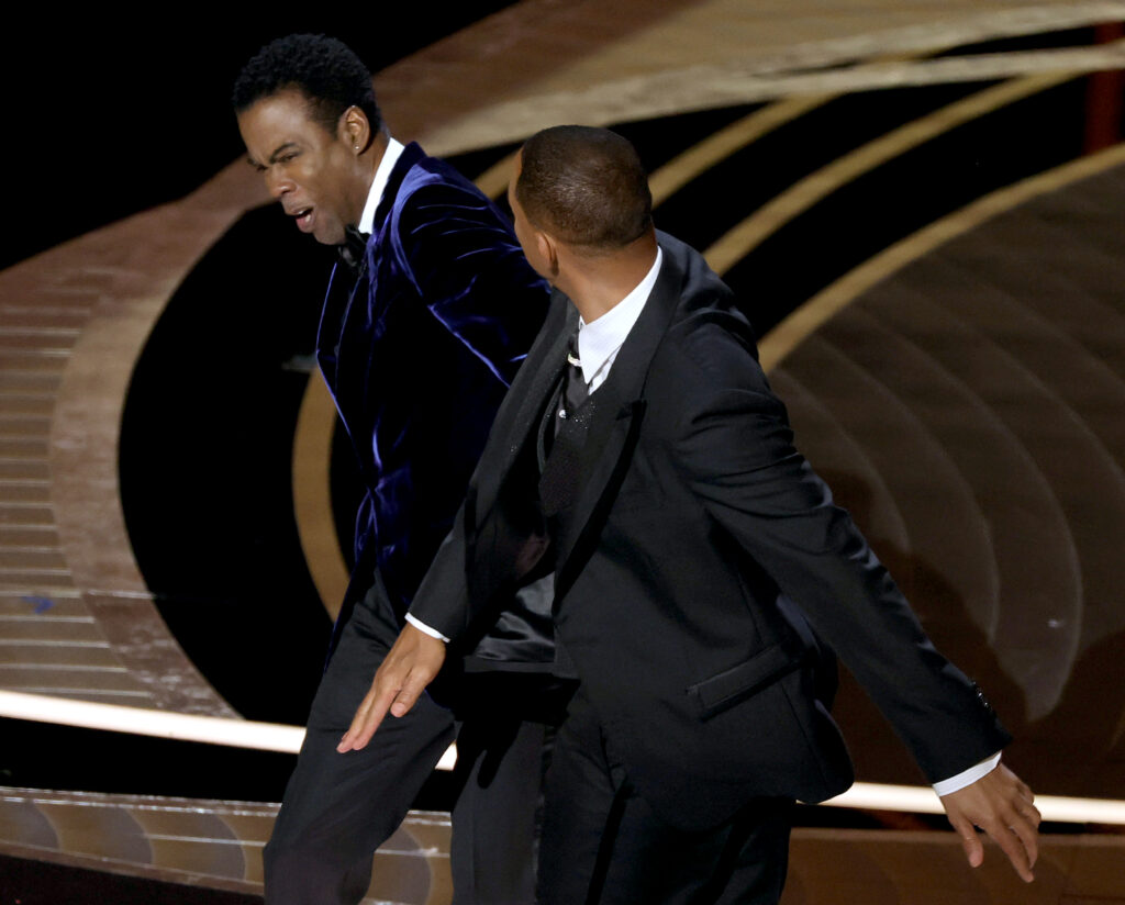 Will Smith teilt eine Ohrfeige aus