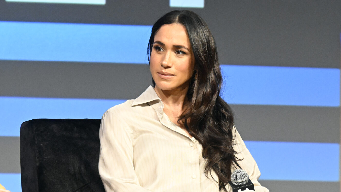Meghan mit langen Haaren